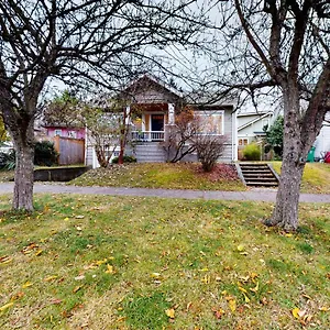 https://woodlawn-escape.seattlehotelsites.com