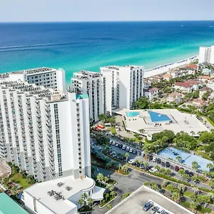 https://pelican-beach-resort-by-panhandle-getaways-destin.hotels-destin.com